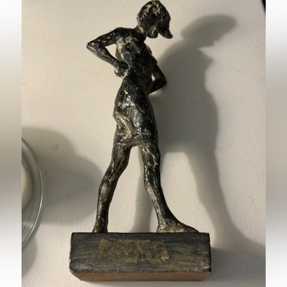 Elegant Bronze Sculpture of a girl New Orleans style 1900s  14 inches